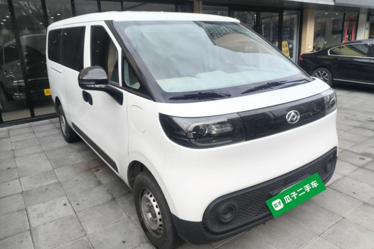 Used SAIC MAXUS Dana V1 2025 Low-Roof Multi-Function Version 50 kWh Exterior 1