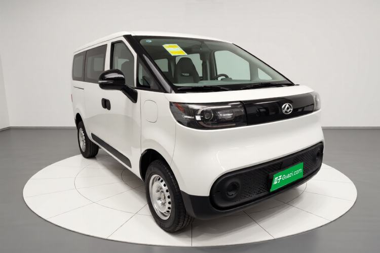 Used SAIC MAXUS Dana V1 2025 Low-Roof Multi-Function Version 42 kWh Exterior 1