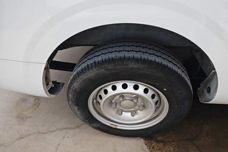 Used SAIC MAXUS Dana V1 2024 V1 Short Wheelbase Low-Roof Multi-Function Version (51 kWh) Exterior 2