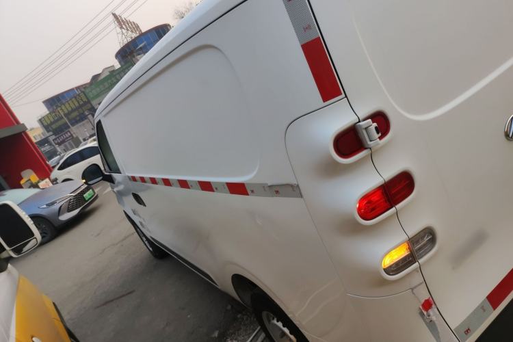 Used SAIC MAXUS Dana V1 2023 V1 Short Wheelbase Low Roof (43 kWh) Exterior 3