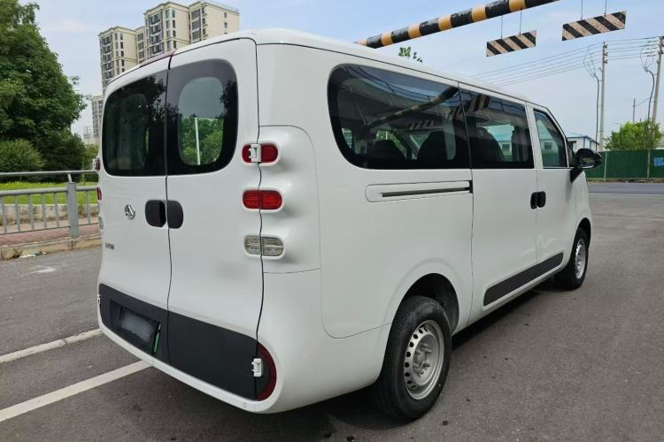 Used SAIC MAXUS Dana V1 2024 V1 Short Wheelbase Low-Roof Multi-Function Version (51 kWh) Exterior 4