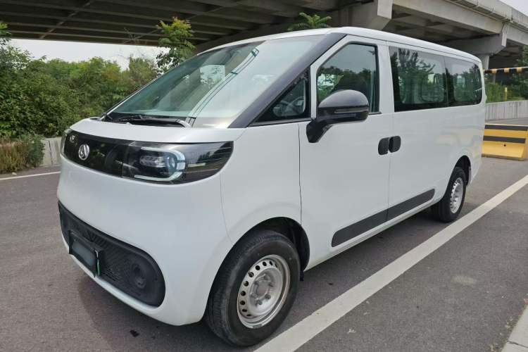 Used SAIC MAXUS Dana V1 2024 V1 Short Wheelbase Low-Roof Multi-Function Version (51 kWh) Exterior 5
