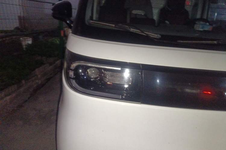 Used SAIC MAXUS Dana V1 2023 V1 Short Wheelbase Low Roof (43 kWh) Exterior 6