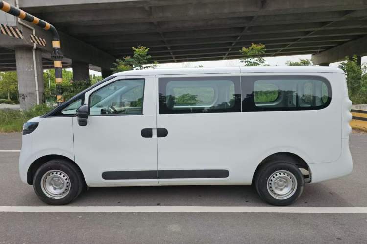 Used SAIC MAXUS Dana V1 2024 V1 Short Wheelbase Low-Roof Multi-Function Version (51 kWh) Exterior 7