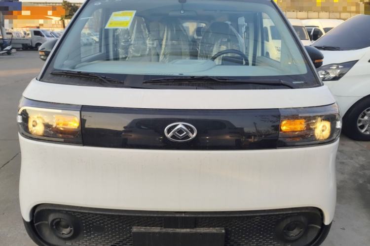Used SAIC MAXUS Dana V1 2025 V1+ Long Wheelbase Low-Roof Multi-Function Version (62 kWh) Front
