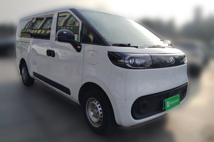 Used SAIC MAXUS Dana V1 2024 V1 Short Wheelbase Low-Roof Multi-Function Version (51 kWh) Front Right 45 Deg