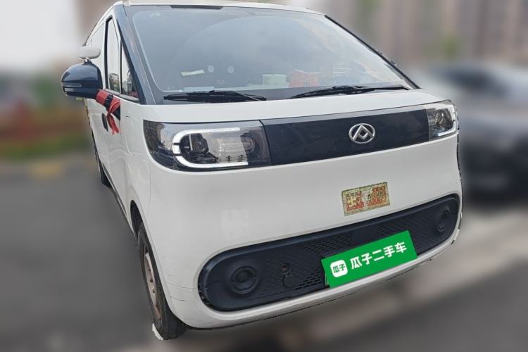 Used SAIC MAXUS Dana V1 2025 V1+ Long Wheelbase Low-Roof Multi-Function Version (62 kWh) Front Right 45 Deg