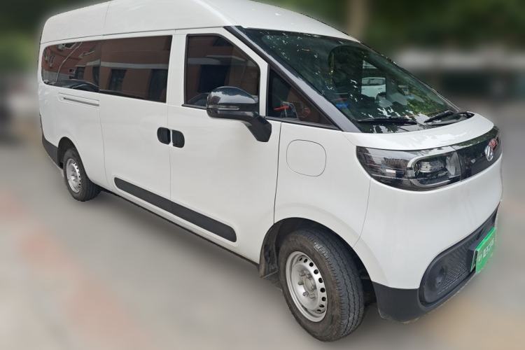 Used SAIC MAXUS Dana V1 2025 V1+ Long Wheelbase High-Roof Multi-Function Version (62 kWh) Front Right 45 Deg