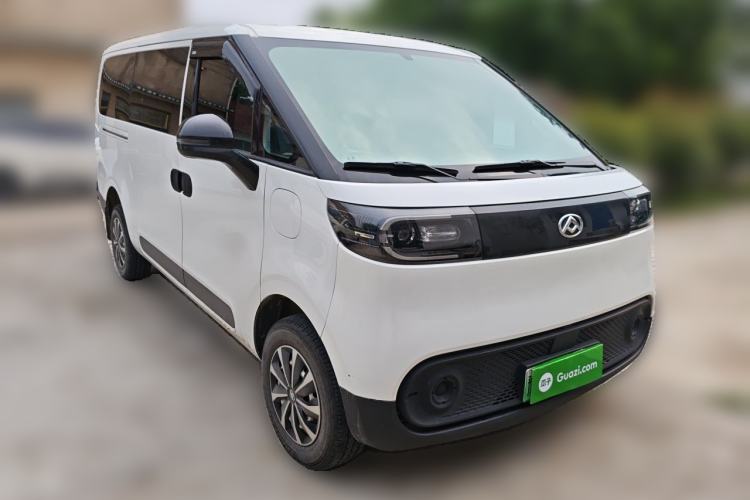 Used SAIC MAXUS Dana V1 2025 V1 Short Wheelbase Low-Roof Multi-Function Version (42 kWh) Front Right 45 Deg