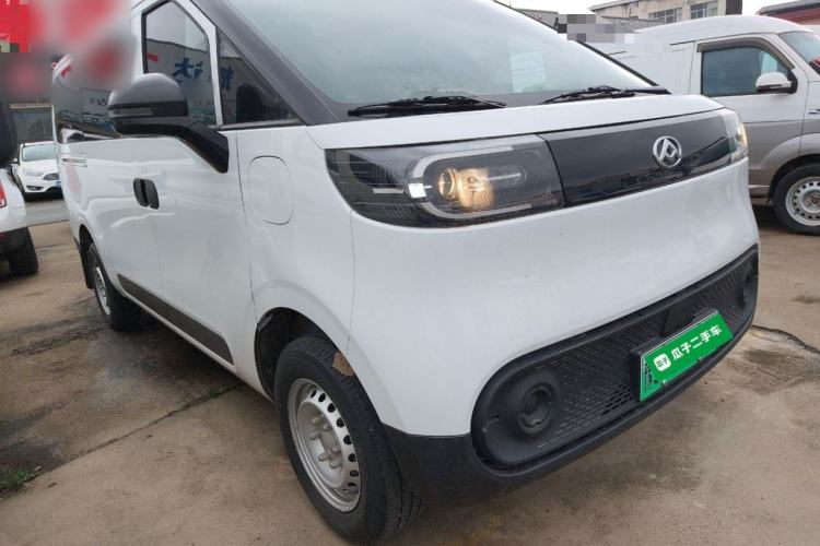 Used SAIC MAXUS Dana V1 2025 V1+ Short Wheelbase Low-Roof Multi-Function Version (42 kWh) Front Right 45 Deg