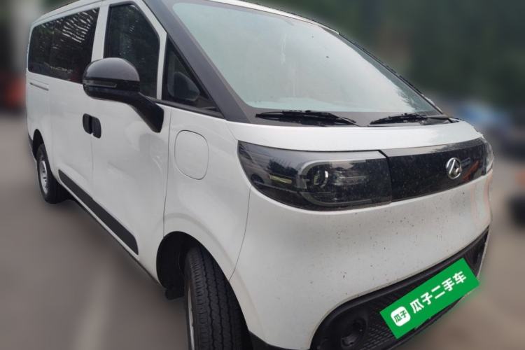 Used SAIC MAXUS Dana V1 2025 V1 Short Wheelbase Low-Roof Multi-Function Version (42 kWh) Front Right 45 Deg