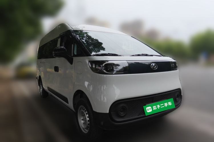 Used SAIC MAXUS Dana V1 2025 V1+ Long Wheelbase High-Roof Multi-Function Version (62 kWh) Front Right 45 Deg