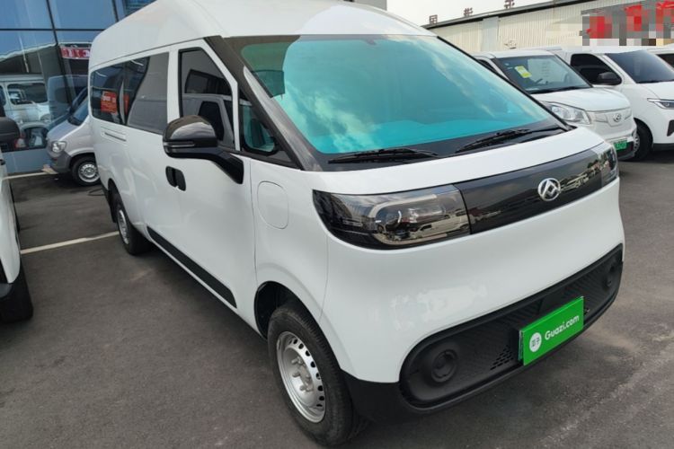 Used SAIC MAXUS Dana V1 2025 V1+ Long Wheelbase High-Roof Multi-Function Version (62 kWh) Front Right 45 Deg