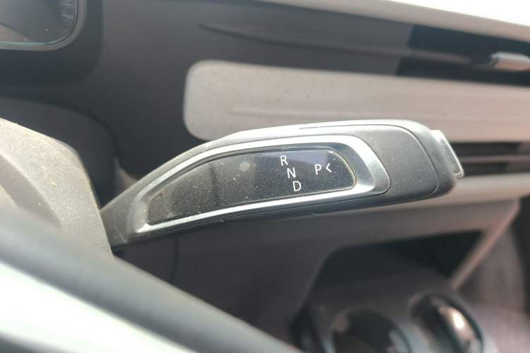 Used SAIC MAXUS Dana V1 2026 Model V1 Low-Roof Multi-Function Version (42 kWh) Gear Lever