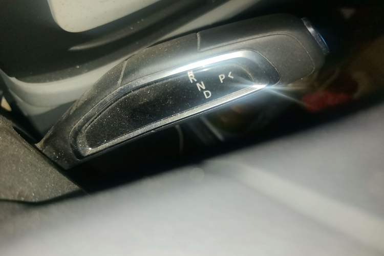 Used SAIC MAXUS Dana V1 2025 Low-Roof Multi-Function Version 42 kWh Gear Lever