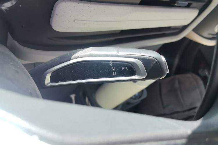 Used SAIC MAXUS Dana V1 2025 V1+ Long Wheelbase Low-Roof Multi-Function Version (62 kWh) Gear Lever