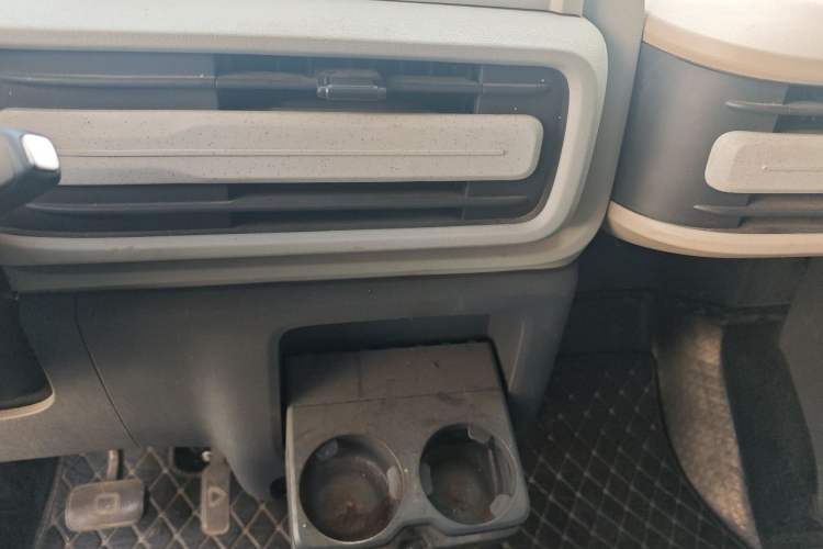 Used SAIC MAXUS Dana V1 2025 V1+ Long Wheelbase High-Roof Multi-Function Version (64 kWh) Gear Lever