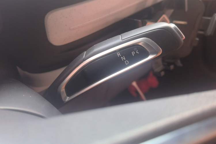 Used SAIC MAXUS Dana V1 2025 V1+ Long Wheelbase High-Roof Multi-Function Version (64 kWh) Gear Lever
