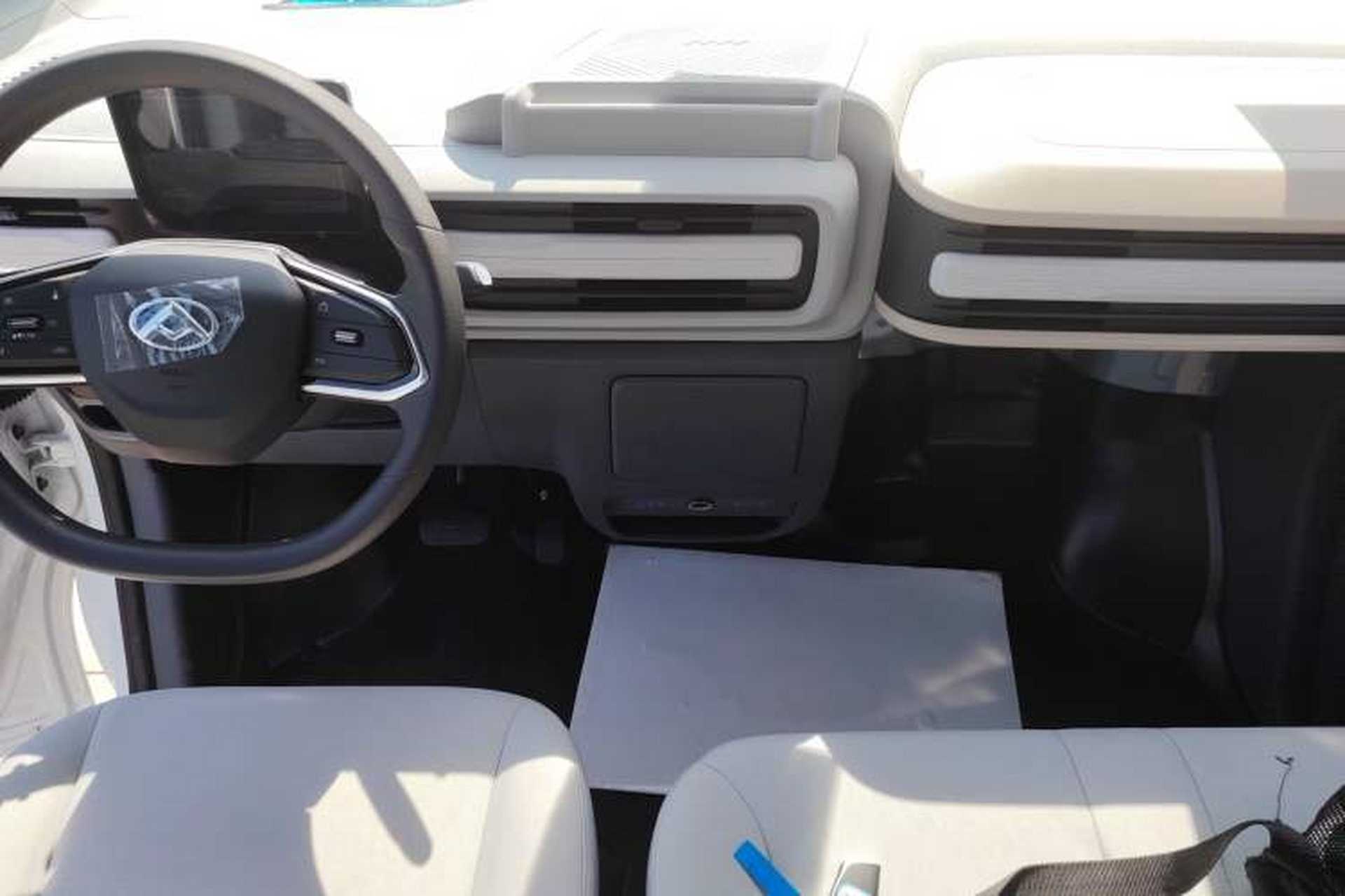 Used SAIC MAXUS Dana V1 2025 V1 Short Wheelbase Low-Roof Multi-Function Version (42 kWh) Gear Lever