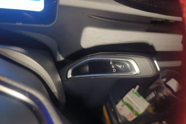 Used SAIC MAXUS Dana V1 2025 V1+ Long Wheelbase High-Roof Multi-Function Version (62 kWh) Gear Lever