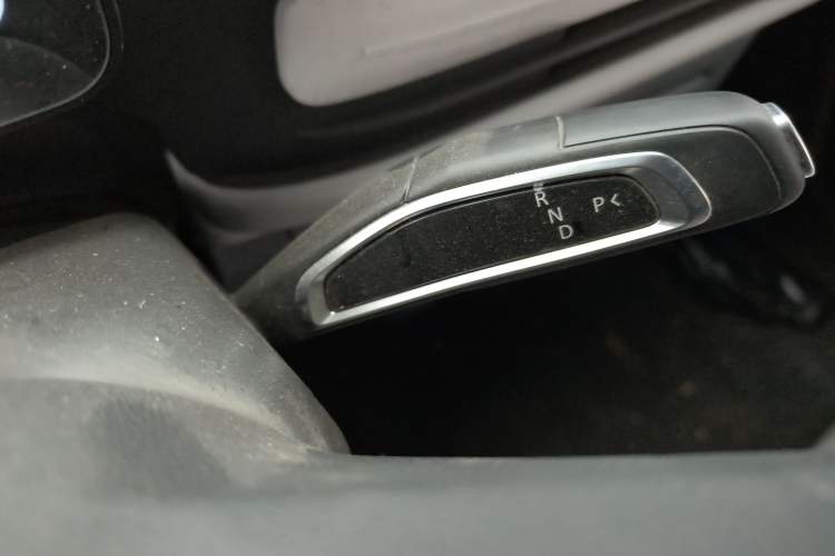 Used SAIC MAXUS Dana V1 2025 V1+ Short Wheelbase Low-Roof Multi-Function Version (42 kWh) Gear Lever