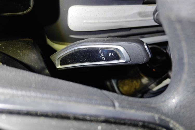 Used SAIC MAXUS Dana V1 2025 Low-Roof Multi-Function Version 42 kWh Gear Lever