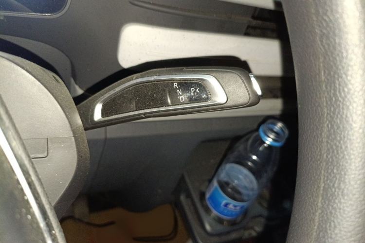 Used SAIC MAXUS Dana V1 2025 Low-Roof Multi-Function Version 42 kWh Gear Lever