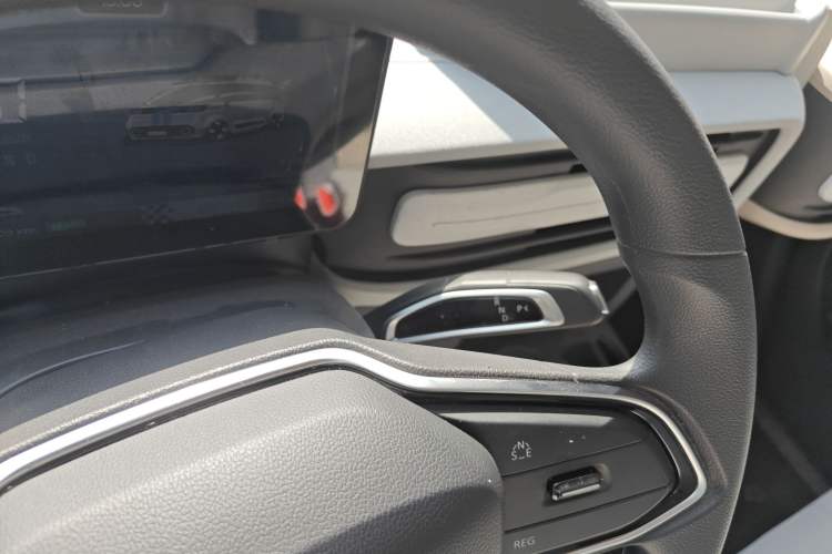 Used SAIC MAXUS Dana V1 2025 V1 Short Wheelbase Low-Roof Multi-Function Version (42 kWh) Gear Lever