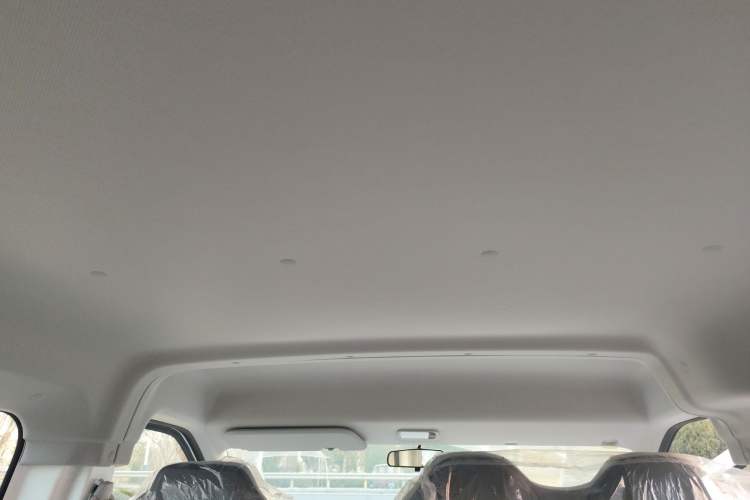 Used SAIC MAXUS Dana V1 2025 V1+ Long Wheelbase Low-Roof Multi-Function Version (62 kWh) Headliner