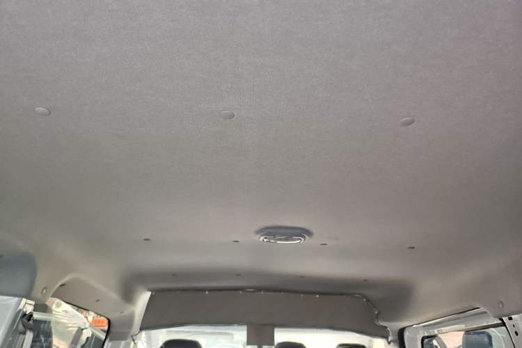 Used SAIC MAXUS Dana V1 2025 Low-Roof Multi-Function Version 50 kWh Headliner