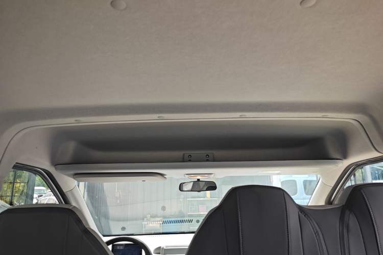 Used SAIC MAXUS Dana V1 2024 V1 Short Wheelbase Low-Roof Multi-Function Version (51 kWh) Headliner