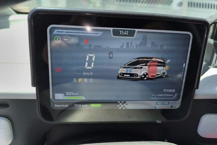 Used SAIC MAXUS Dana V1 2025 V1 Short Wheelbase Low-Roof Multi-Function Version (42 kWh) Instrument Cluster