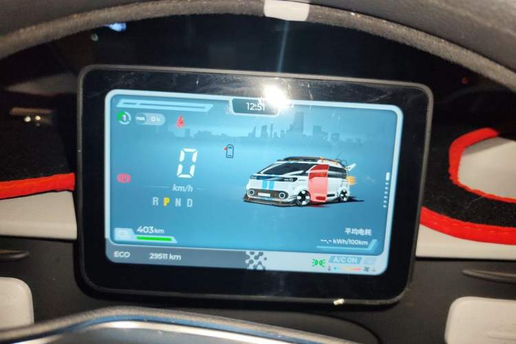 Used SAIC MAXUS Dana V1 2025 V1+ Long Wheelbase Low-Roof Multi-Function Version (62 kWh) Instrument Cluster
