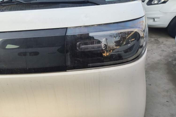 Used SAIC MAXUS Dana V1 2025 V1+ Long Wheelbase Low-Roof Multi-Function Version (62 kWh) Left Front Headlight