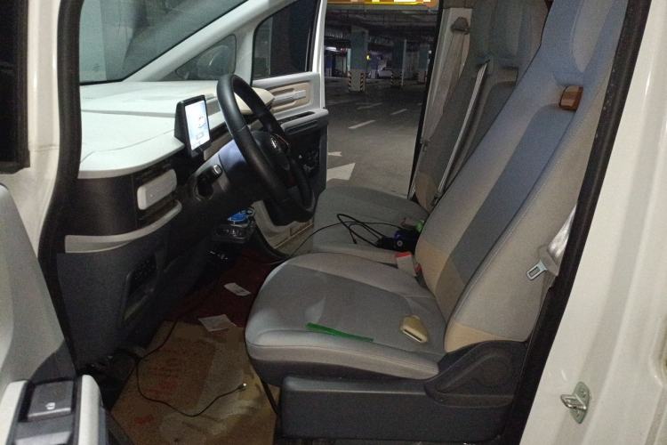 Used SAIC MAXUS Dana V1 2026 Model V1 Low-Roof Multi-Function Version (42 kWh) Left Front Seat