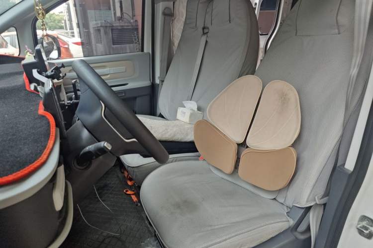 Used SAIC MAXUS Dana V1 2025 V1+ Long Wheelbase High-Roof Multi-Function Version (62 kWh) Left Front Seat