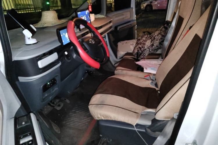 Used SAIC MAXUS Dana V1 2025 V1+ Long Wheelbase High-Roof Multi-Function Version (62 kWh) Left Front Seat