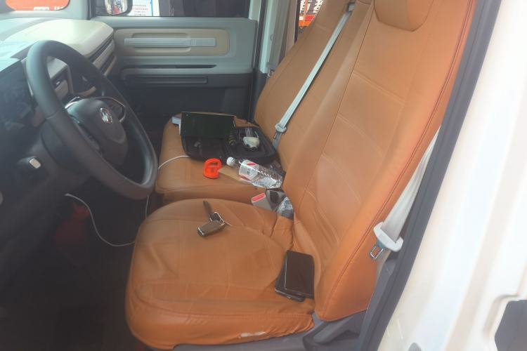 Used SAIC MAXUS Dana V1 2025 V1+ Long Wheelbase High-Roof Multi-Function Version (64 kWh) Left Front Seat