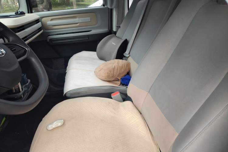 Used SAIC MAXUS Dana V1 2025 V1 Short Wheelbase Low-Roof Multi-Function Version (42 kWh) Left Front Seat