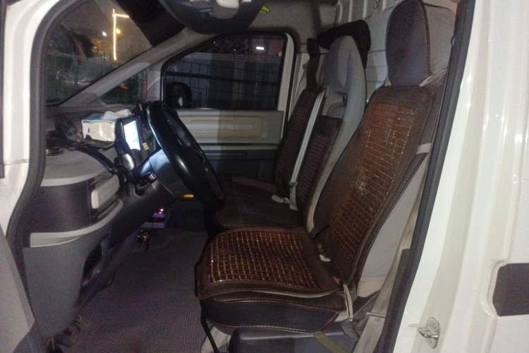 Used SAIC MAXUS Dana V1 2023 V1 Short Wheelbase Low Roof (43 kWh) Left Front Seat