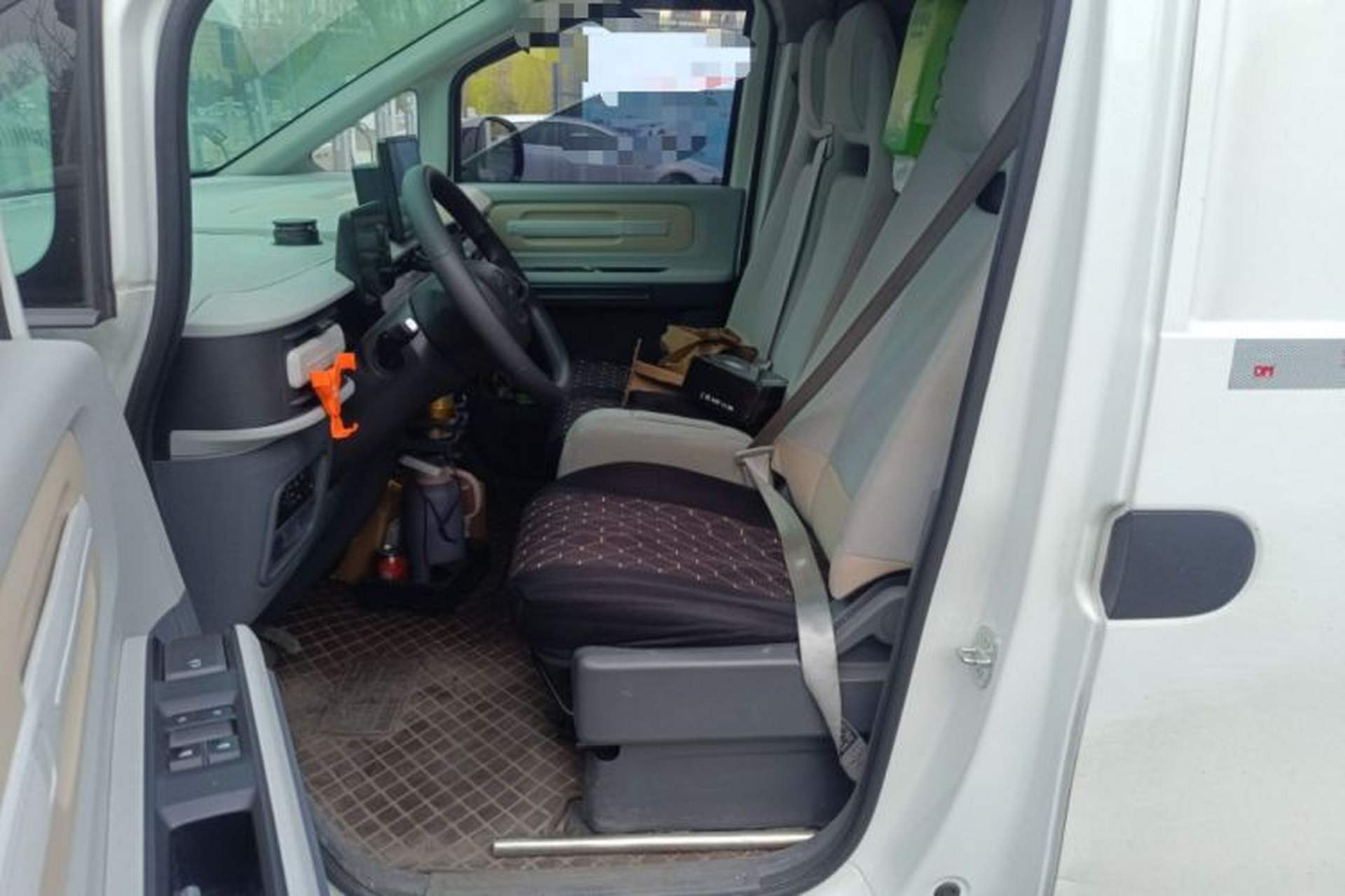 Used SAIC MAXUS Dana V1 2025 V1+ Short Wheelbase Low-Roof Cargo Version (42 kWh) Left Front Seat