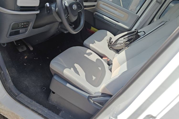 Used SAIC MAXUS Dana V1 2025 V1 Short Wheelbase Low-Roof Multi-Function Version (42 kWh) Left Front Seat