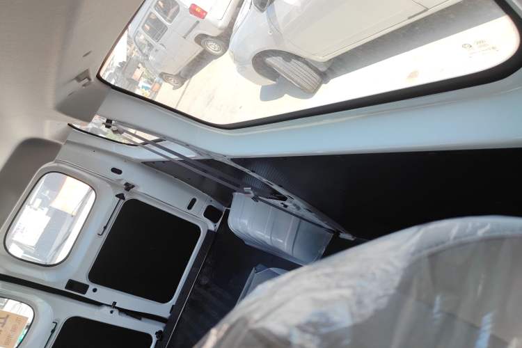 Used SAIC MAXUS Dana V1 2025 V1 Short Wheelbase Low-Roof Multi-Function Version (42 kWh) Left Rear Door Interior