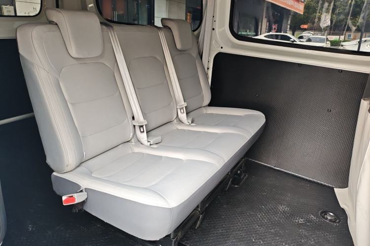 Used SAIC MAXUS Dana V1 2025 Low-Roof Multi-Function Version 50 kWh Left Rear Seat