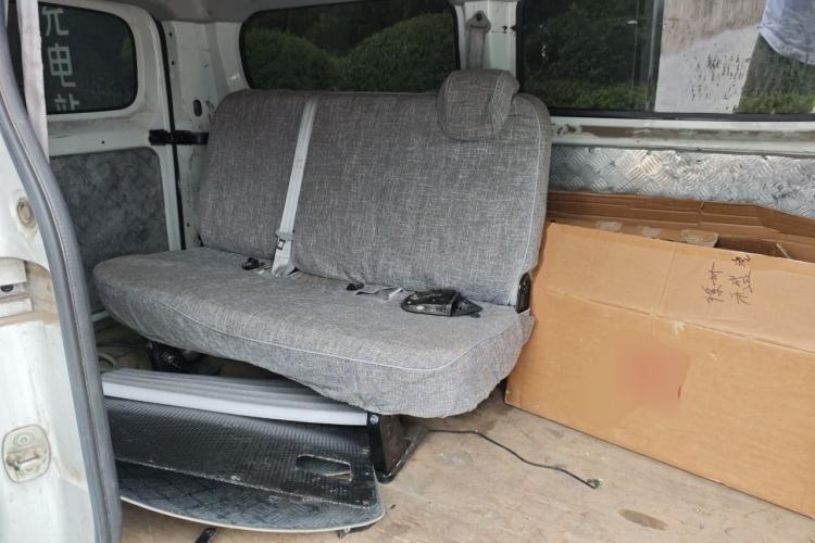 Used SAIC MAXUS Dana V1 2024 V1 Short Wheelbase Low-Roof Multi-Function Version (51 kWh) Left Rear Seat