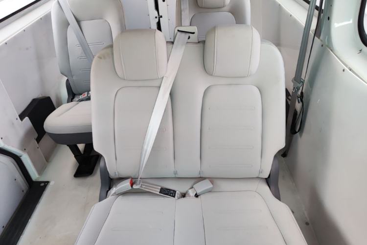 Used SAIC MAXUS Dana V1 2025 V1+ Long Wheelbase High-Roof Multi-Function Version (62 kWh) Left Rear Seat