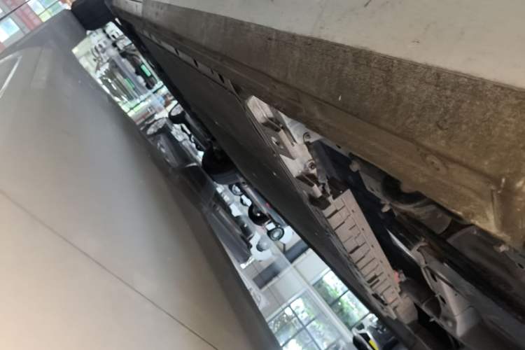 Used SAIC MAXUS Dana V1 2025 V1 Long Wheelbase Low-Roof Cargo Version (51 kWh) Left Side Sill