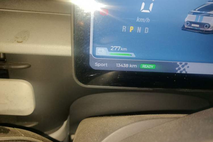 Used SAIC MAXUS Dana V1 2025 Low-Roof Multi-Function Version 42 kWh Odometer Close Up