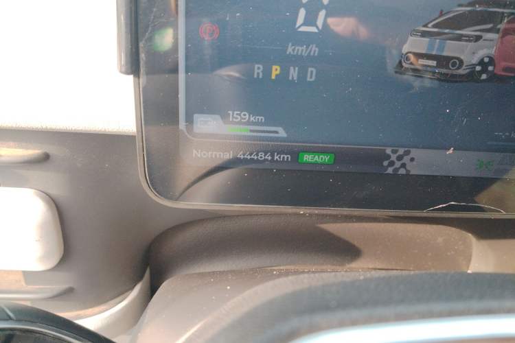 Used SAIC MAXUS Dana V1 2024 V1 Short Wheelbase Low-Roof Multi-Function Version (51 kWh) Odometer Close Up
