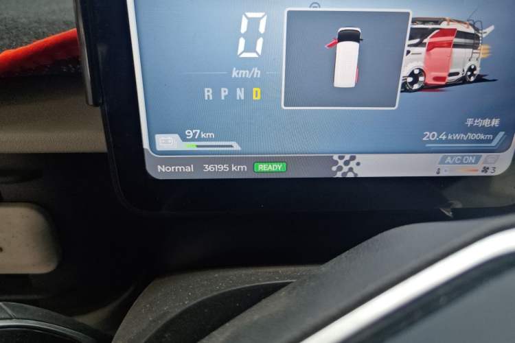 Used SAIC MAXUS Dana V1 2025 V1+ Long Wheelbase High-Roof Multi-Function Version (62 kWh) Odometer Close Up